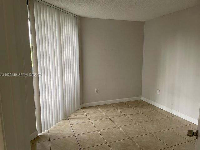 8205 SW 152nd Ave F-202, Miami, FL 33193