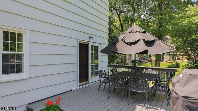 25 Angus Ln, Warren Twp., NJ 07059