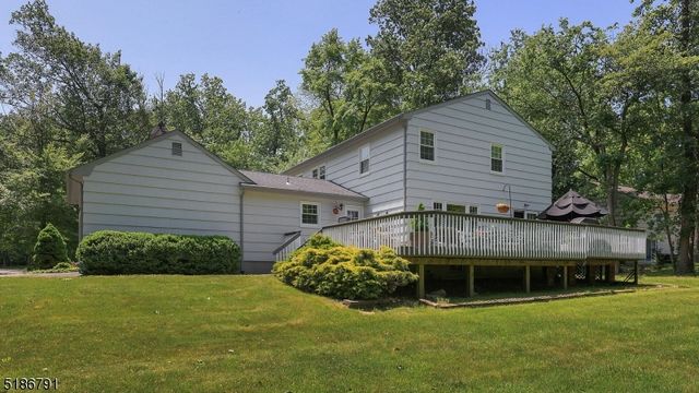 25 Angus Ln, Warren Twp., NJ 07059