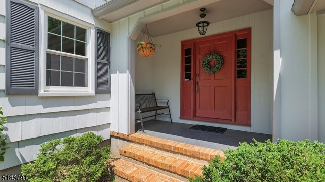 25 Angus Ln, Warren Twp., NJ 07059