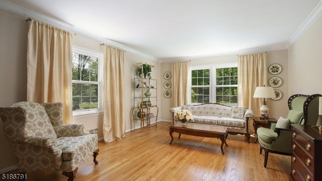 25 Angus Ln, Warren Twp., NJ 07059