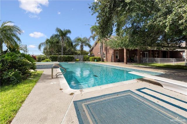 1520 N Alamo Road, Alamo, TX 78516