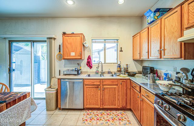 9133 W VIRGINIA Avenue, Phoenix, AZ 85037
