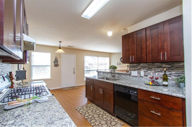 14202 Ballfour Park Lane, Houston, TX 77047