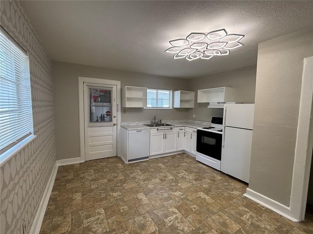 3211 W NORTH A STREET, Tampa, FL 33609