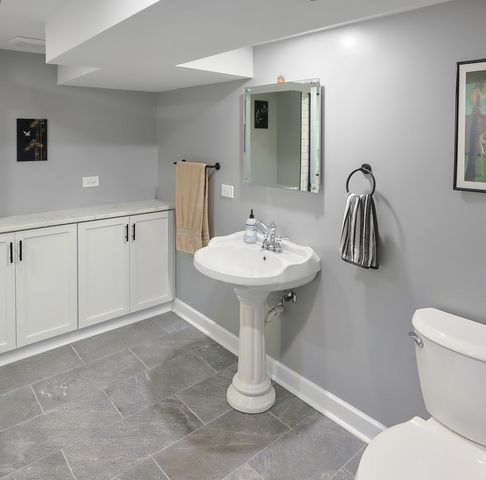 227 N Butterfield Road, Libertyville, IL 60048