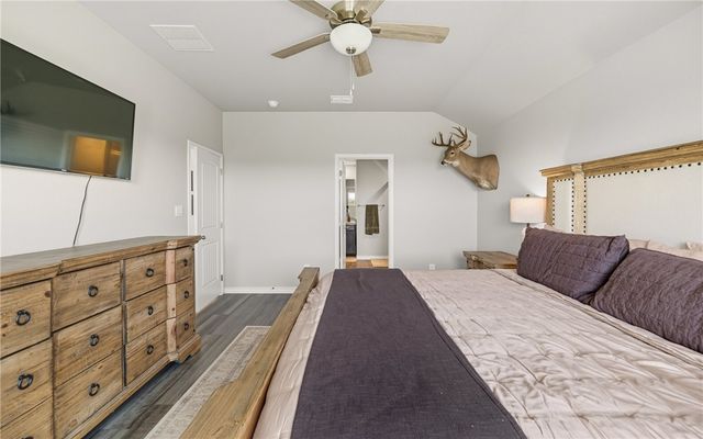 124 Donegal St, Sinton, TX 78387