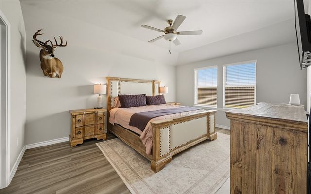 124 Donegal St, Sinton, TX 78387