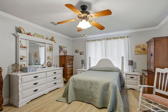 156 Deep Woods Dr, Seguin, TX 78155