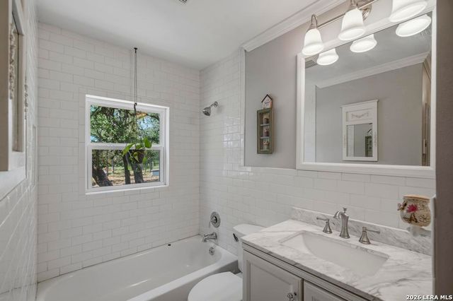 156 Deep Woods Dr, Seguin, TX 78155