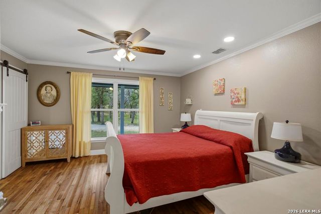 156 Deep Woods Dr, Seguin, TX 78155
