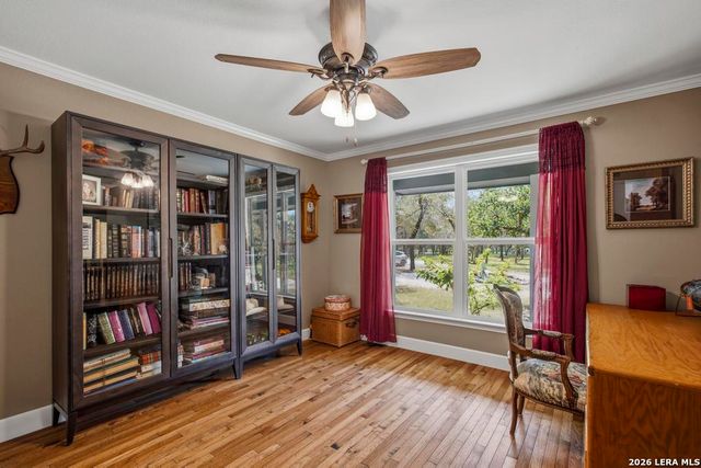156 Deep Woods Dr, Seguin, TX 78155