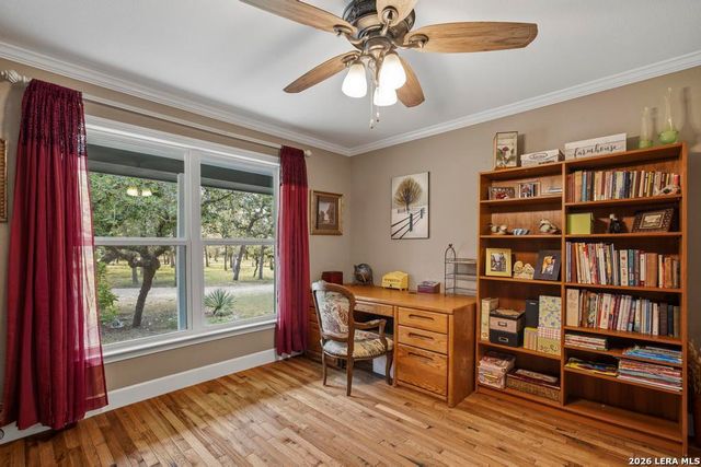 156 Deep Woods Dr, Seguin, TX 78155