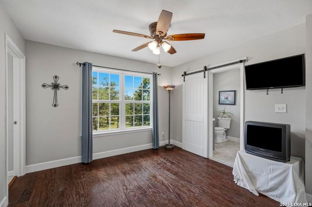 156 Deep Woods Dr, Seguin, TX 78155