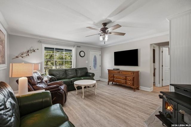 156 Deep Woods Dr, Seguin, TX 78155