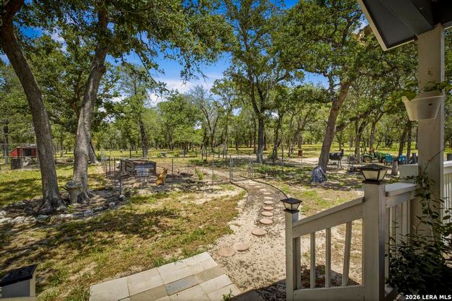 156 Deep Woods Dr, Seguin, TX 78155