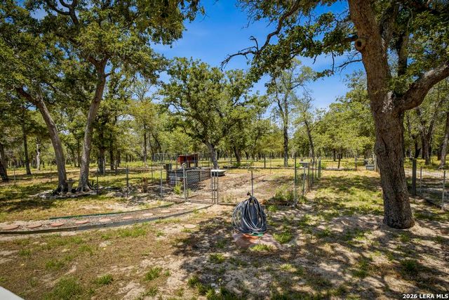 156 Deep Woods Dr, Seguin, TX 78155