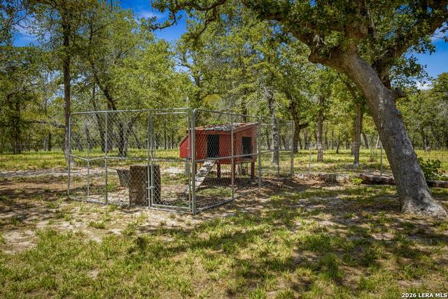156 Deep Woods Dr, Seguin, TX 78155