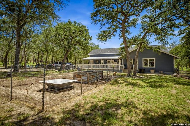 156 Deep Woods Dr, Seguin, TX 78155