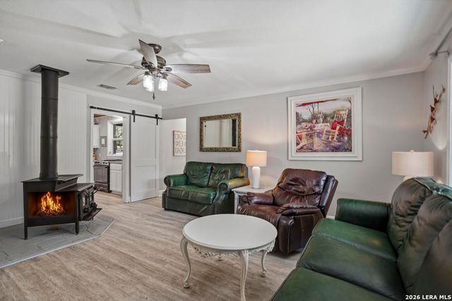 156 Deep Woods Dr, Seguin, TX 78155