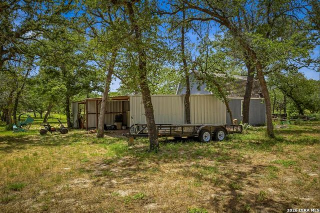 156 Deep Woods Dr, Seguin, TX 78155