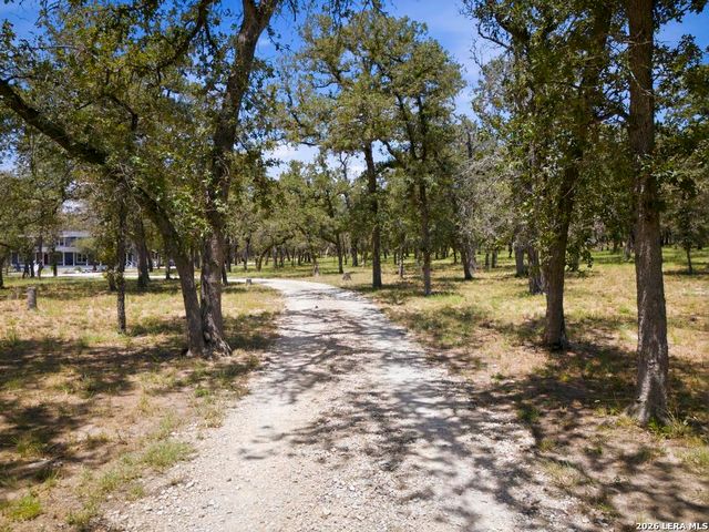 156 Deep Woods Dr, Seguin, TX 78155