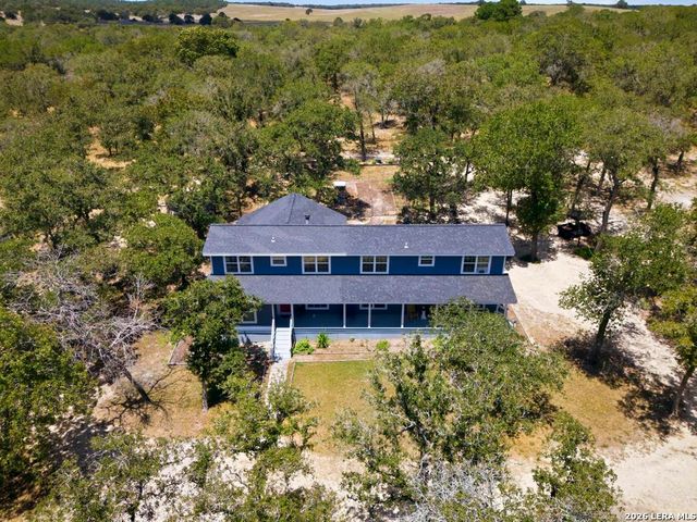 156 Deep Woods Dr, Seguin, TX 78155