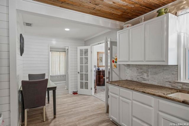 156 Deep Woods Dr, Seguin, TX 78155