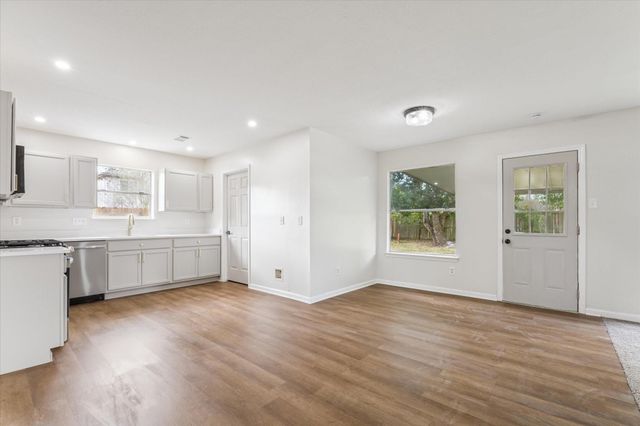 218 Diamond Bay Drive, Dickinson, TX 77539