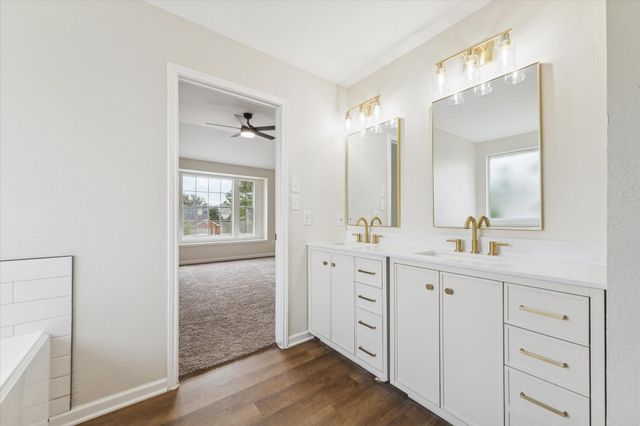 218 Diamond Bay Drive, Dickinson, TX 77539