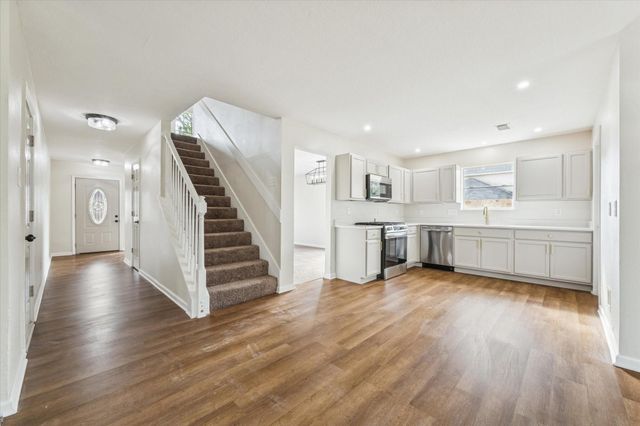 218 Diamond Bay Drive, Dickinson, TX 77539