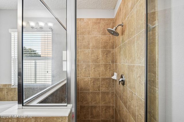 16421 TISONS BLF Road, Jacksonville, FL 32218