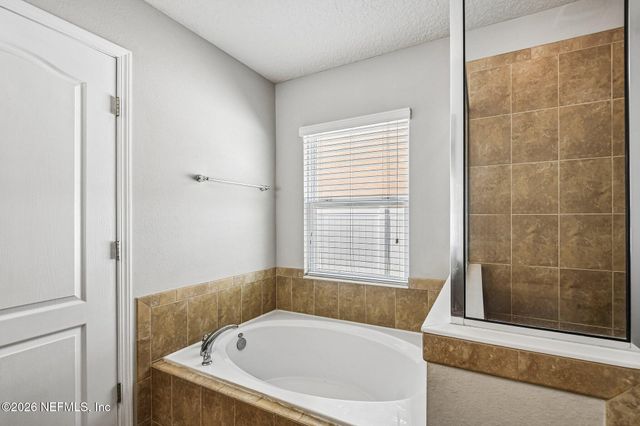 16421 TISONS BLF Road, Jacksonville, FL 32218