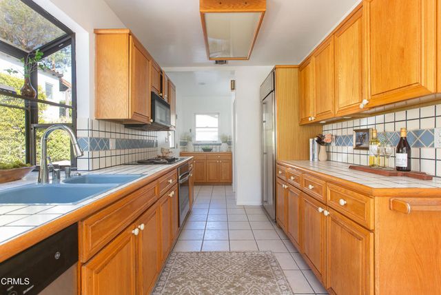 524 Glen Holly Drive, Pasadena, CA 91105