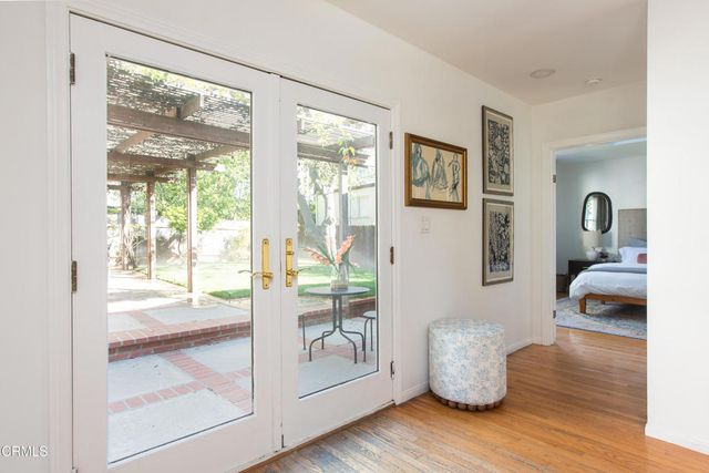 524 Glen Holly Drive, Pasadena, CA 91105