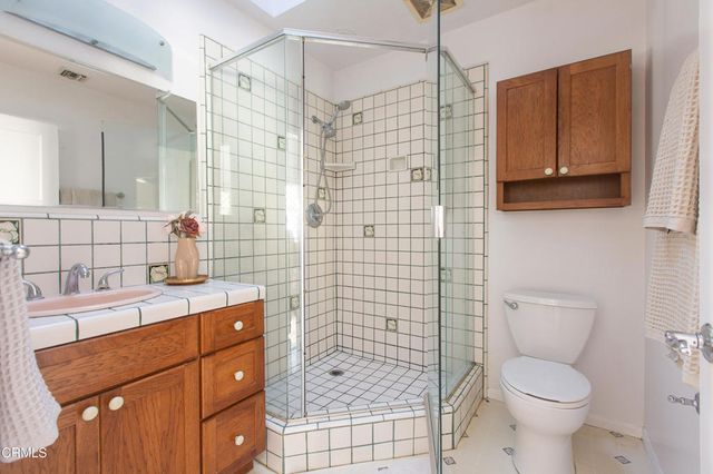 524 Glen Holly Drive, Pasadena, CA 91105