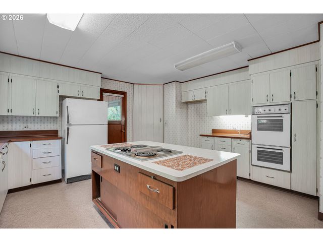 5910 W A St, West Linn, OR 97068