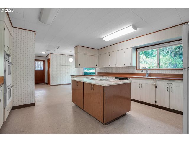 5910 W A St, West Linn, OR 97068