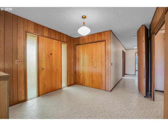 5910 W A St, West Linn, OR 97068