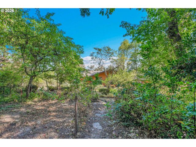 5910 W A St, West Linn, OR 97068