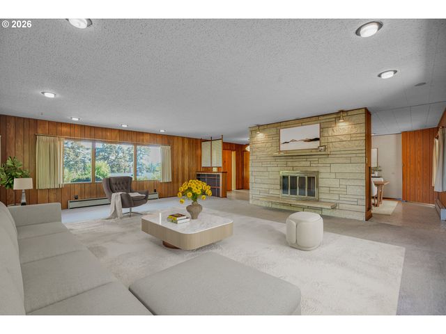 5910 W A St, West Linn, OR 97068