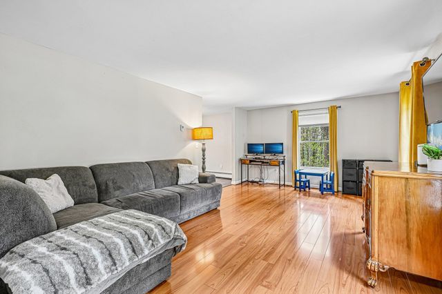 17 Seminole Road, Hillsborough, NH 03244