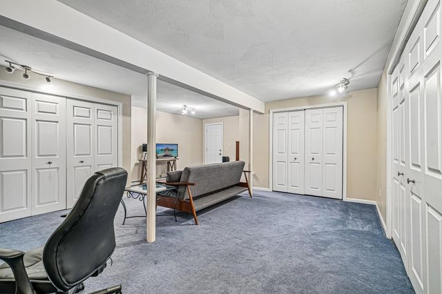 17 Seminole Road, Hillsborough, NH 03244