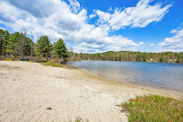 17 Seminole Road, Hillsborough, NH 03244