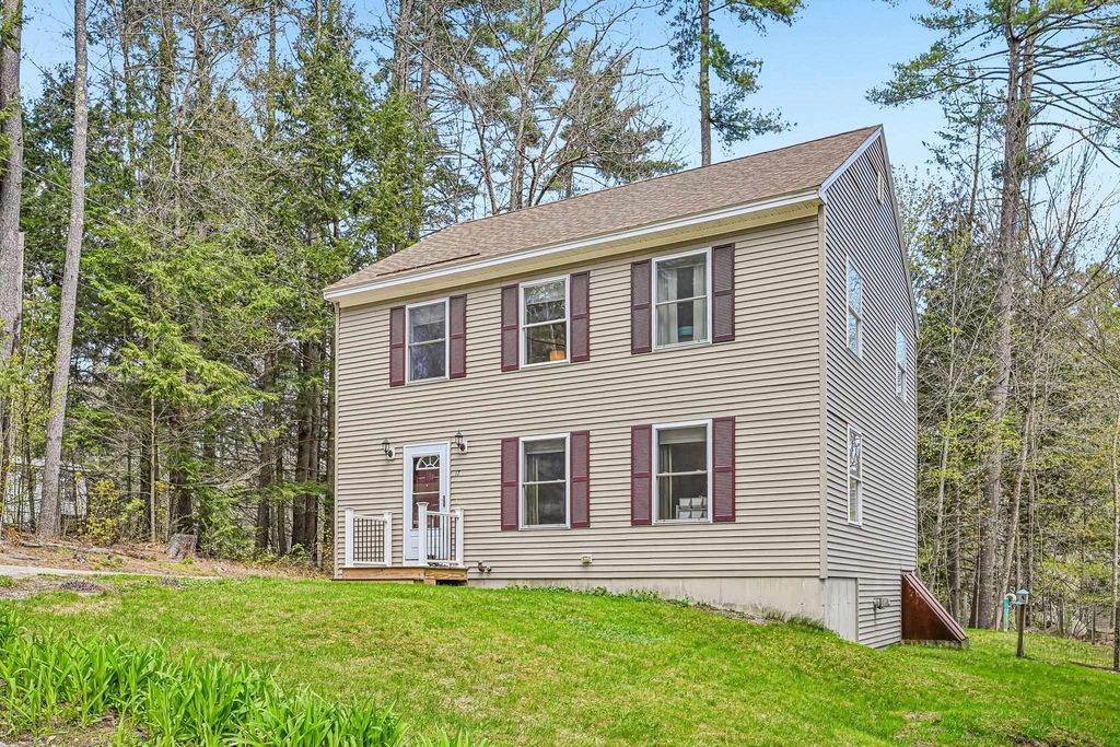 17 Seminole Road, Hillsborough, NH 03244