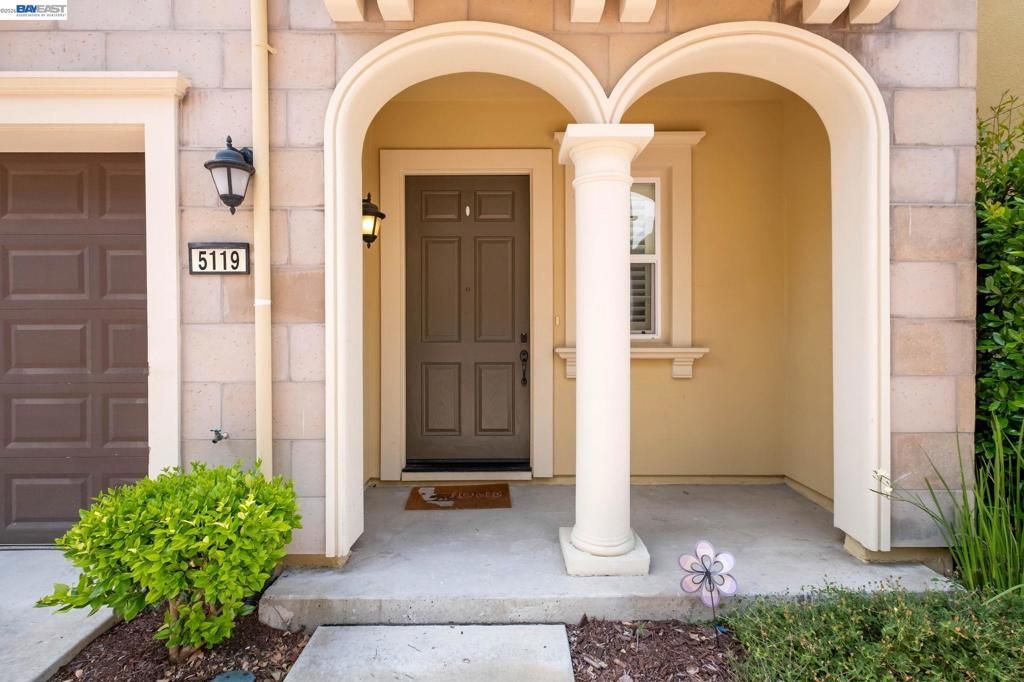 Image 4 of property listing at 5119 Rowan Drive, San Ramon, CA 94582