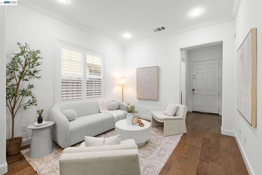 Image 8 of property listing at 5119 Rowan Drive, San Ramon, CA 94582