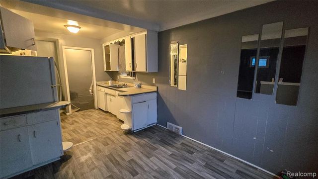 8543 Mark Twain Street, Detroit, MI 48228