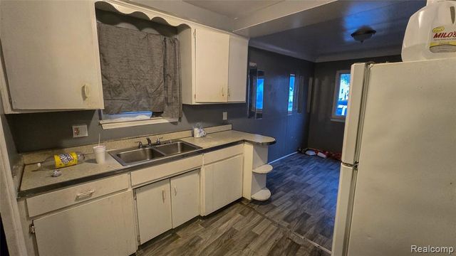 8543 Mark Twain Street, Detroit, MI 48228