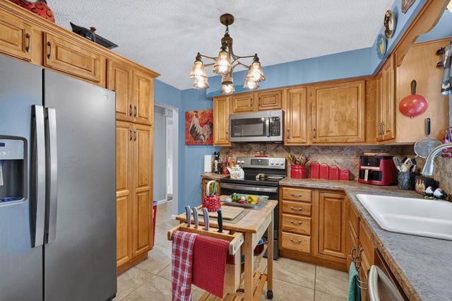 212 Mimosa Dr, Palatka, FL 32177